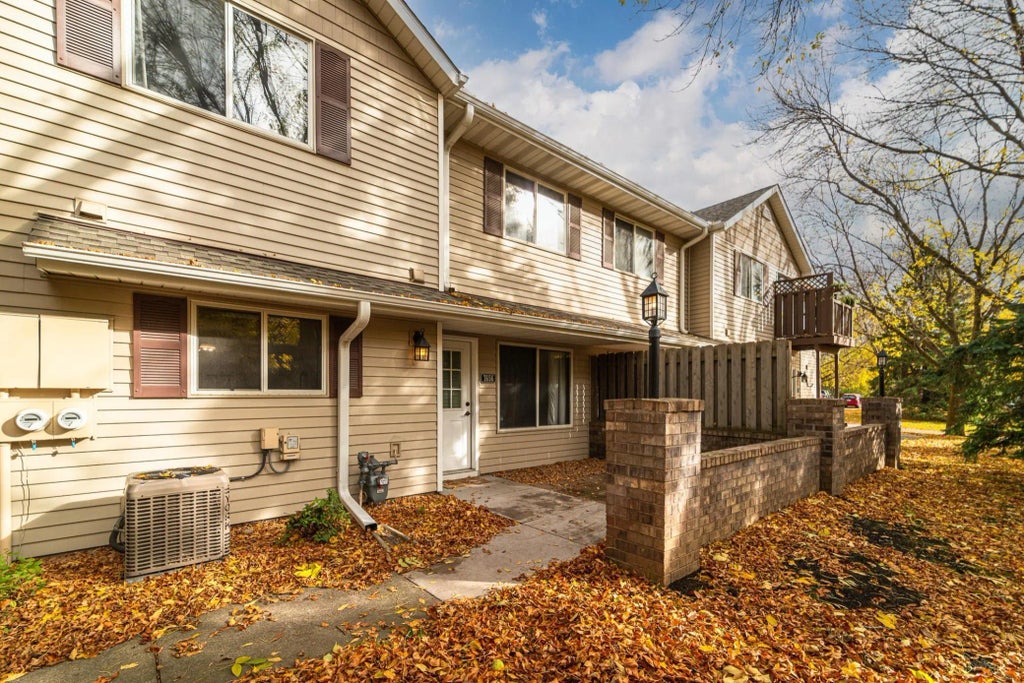 7656 13th Street N, Oakdale