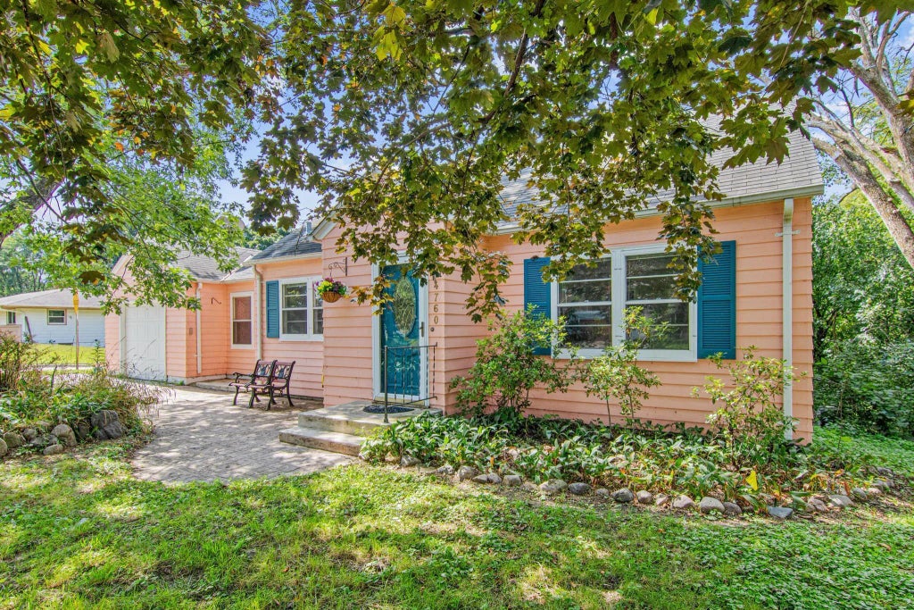 4760 Dominick Drive, Minnetonka