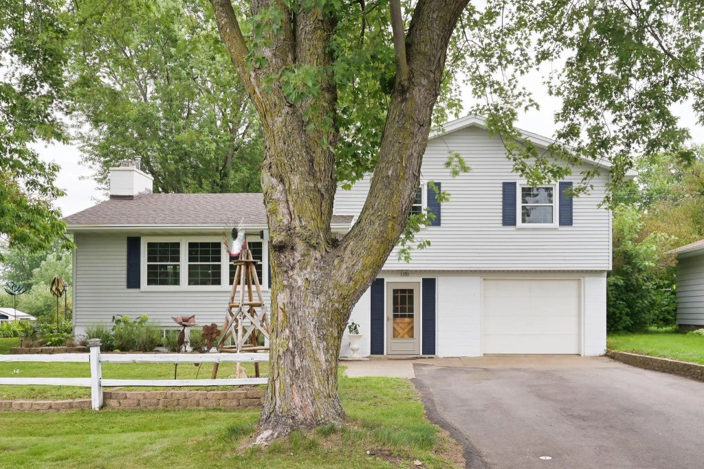 1370 8th Avenue, Baldwin