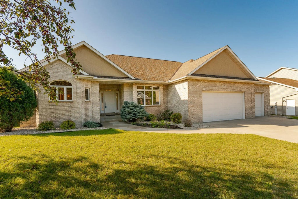 2090 Jade Lane Ne, Rochester