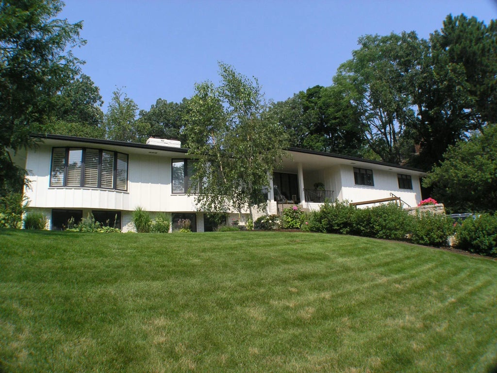 7108 Shannon Drive, Edina