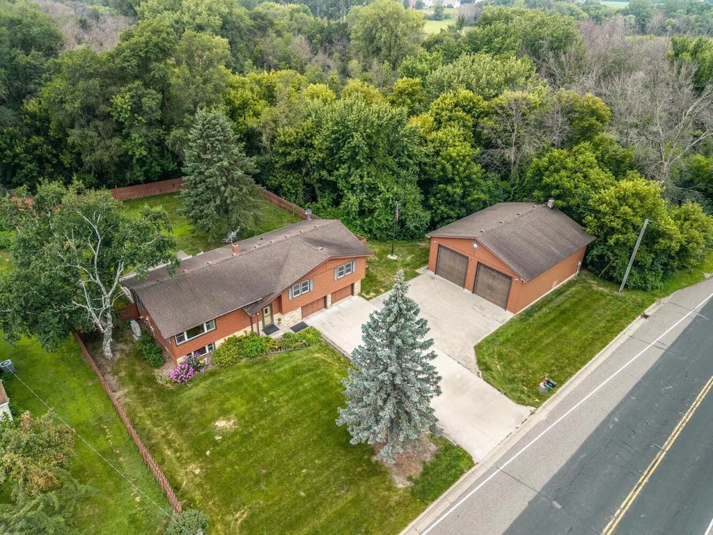 20155 Biscayne Avenue W, Empire Twp