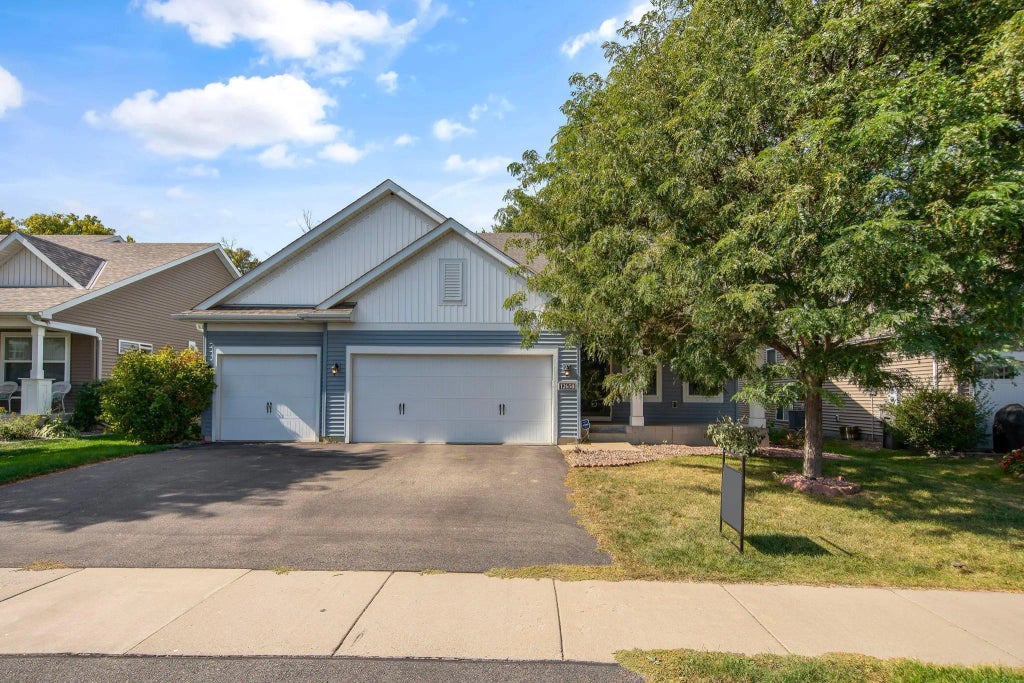 12658 Inglewood Avenue S, Savage