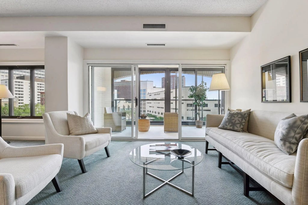 1201 Yale Place 407, Minneapolis