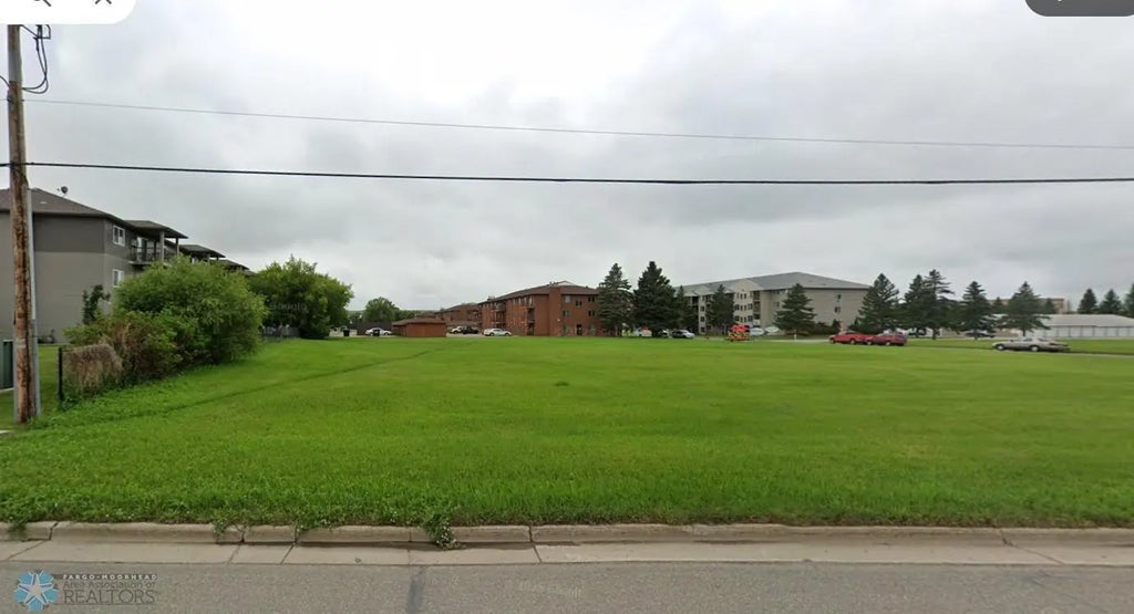 3216 Broadway N, Fargo