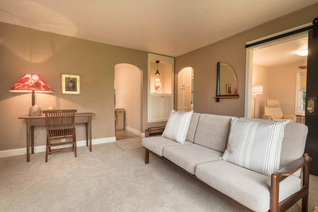 202 Lake Avenue S, Ottertail