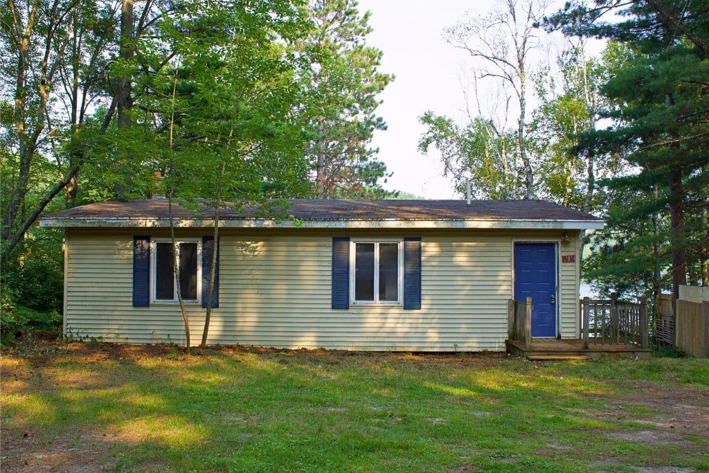 12824 N Bay Trail, Side Lake