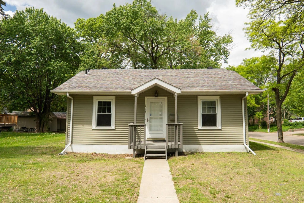 3555 Queen Avenue N, Minneapolis