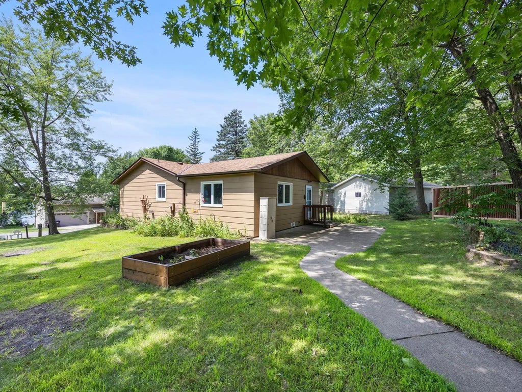 26369 Lake Avenue, Zimmerman