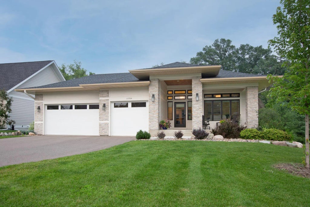 11784 Azure Lane, Inver Grove Heights