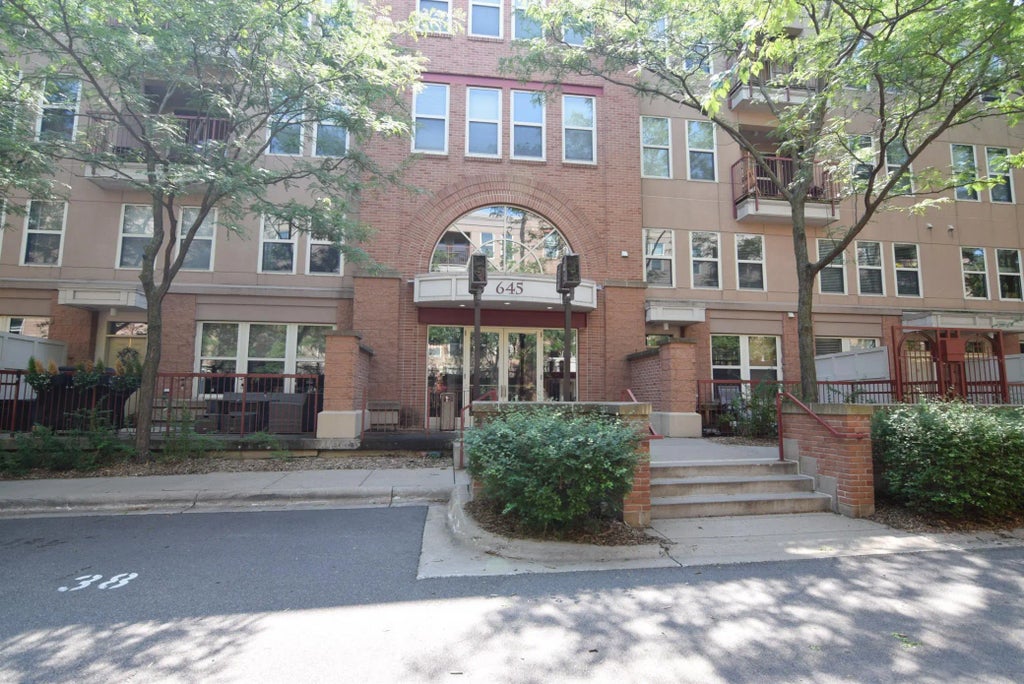 645 N 1st Street 141, Minneapolis