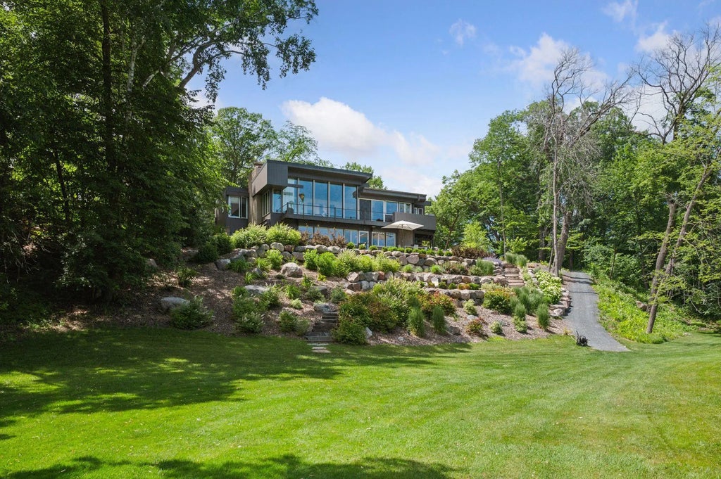 5962 Hobe Lane, White Bear Twp