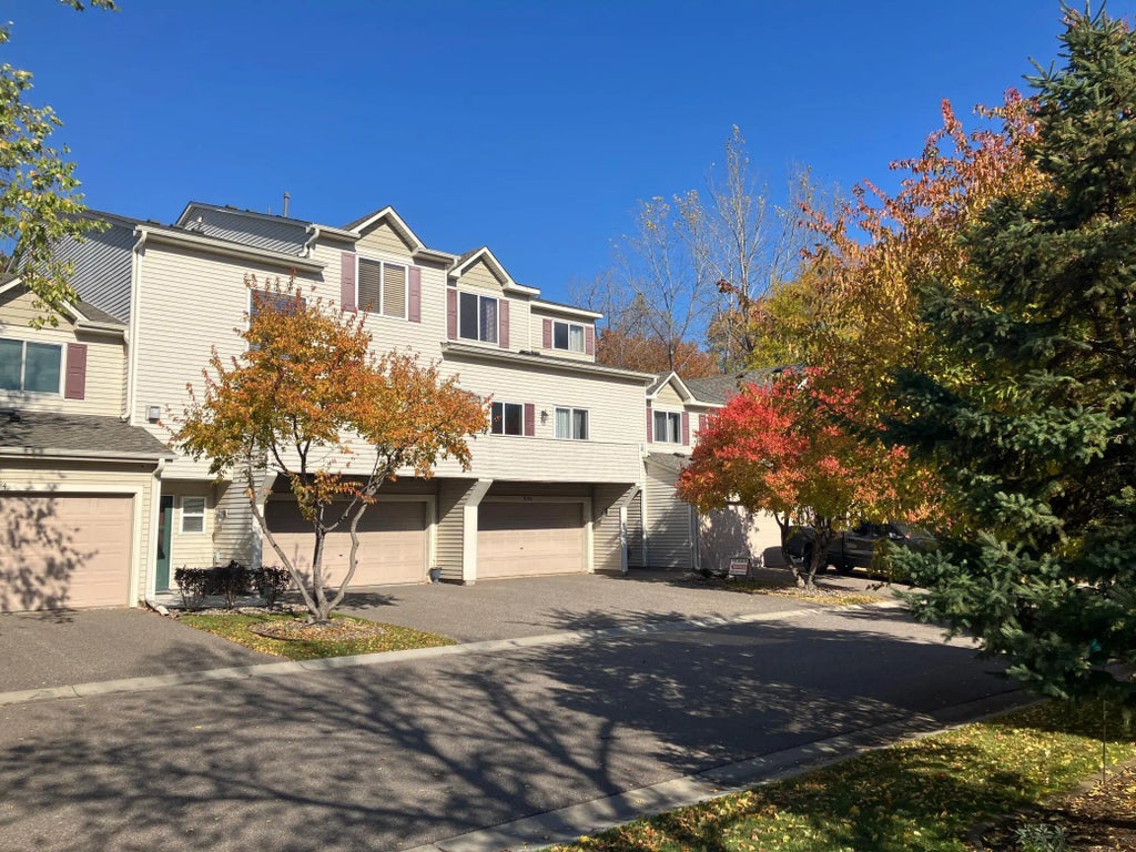 9150 Comstock Lane N, Maple Grove