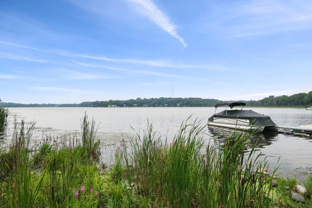 640 Highway 96 W, Shoreview