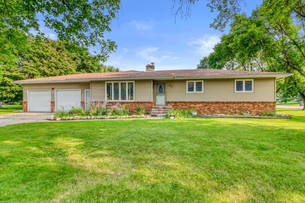 805 6th Avenue Se, Barnesville