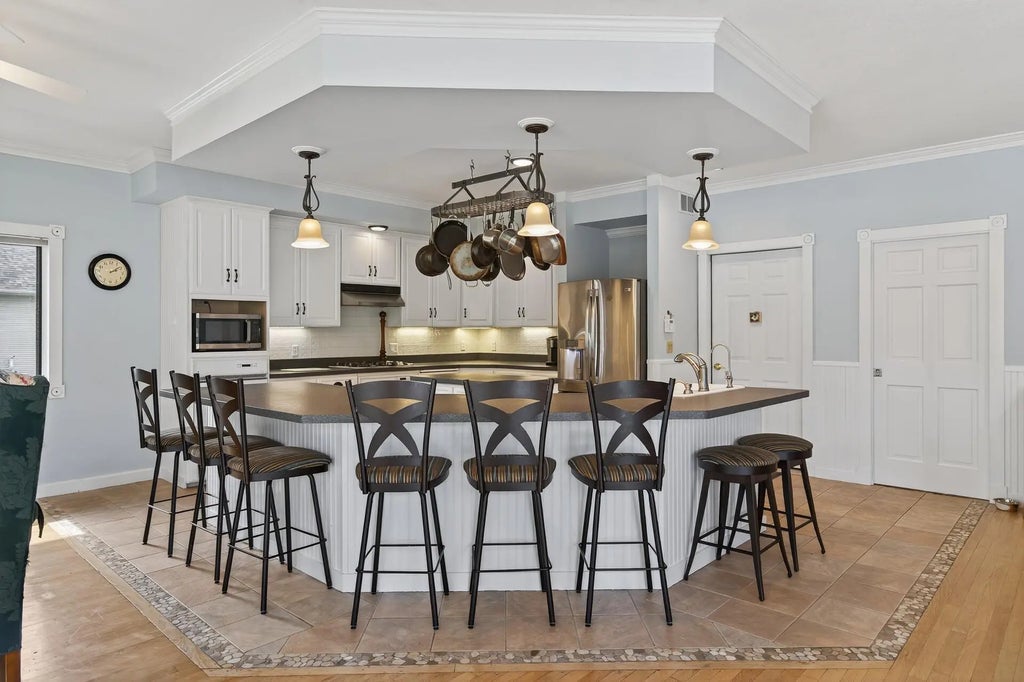 6090 Babcock Trail, Inver Grove Heights