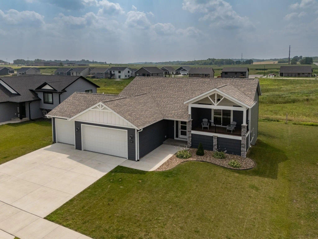 2005 Elk Run Drive Se, Pine Island