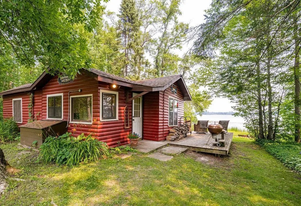 2670 Knock Road, Eveleth