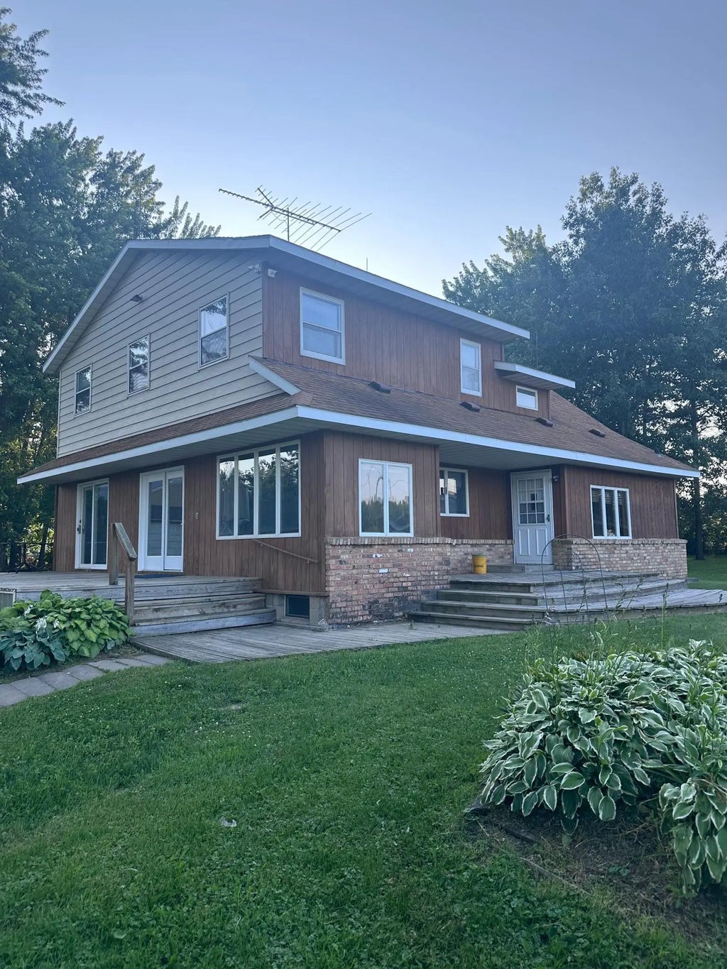 8393 165th Street, Borgholm Twp