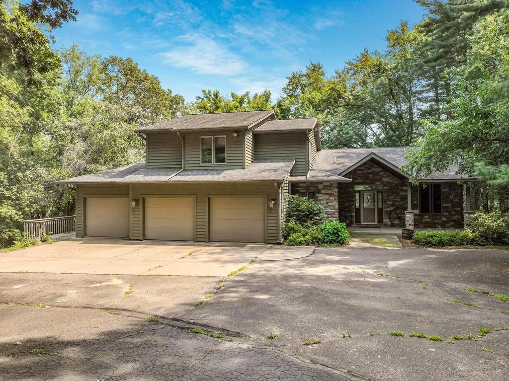 5163 Shellamie Drive, Eau Claire