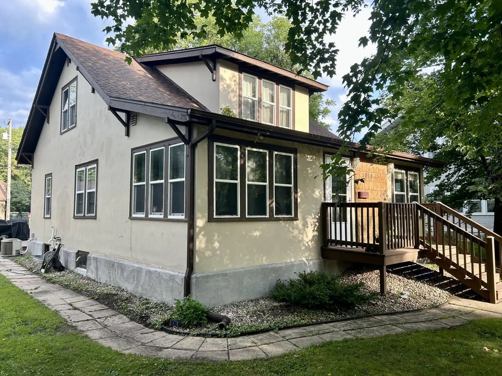 1014 Elm Street, Alexandria