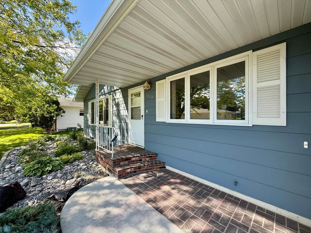 1614 S 27th Avenue S, Moorhead