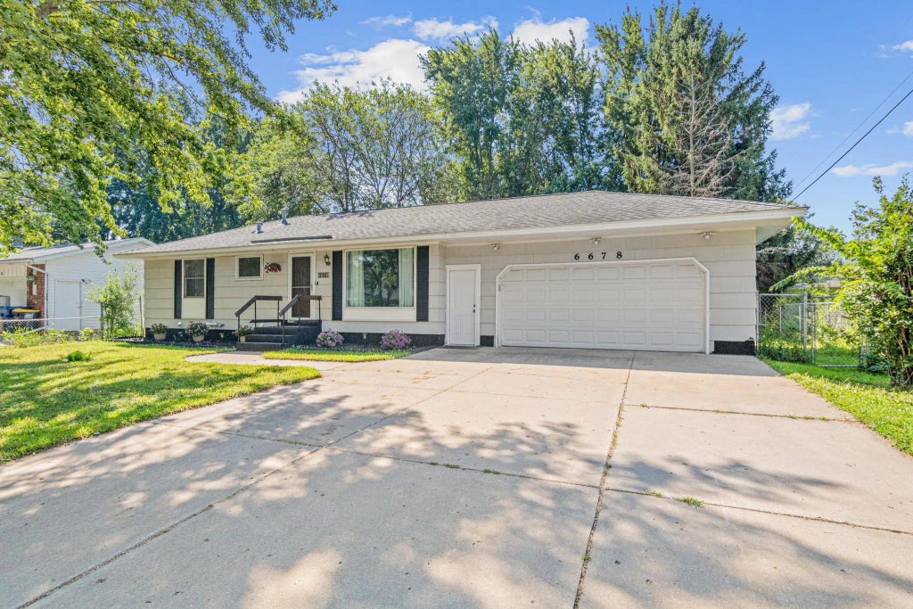 6678 166th Street W, Lakeville