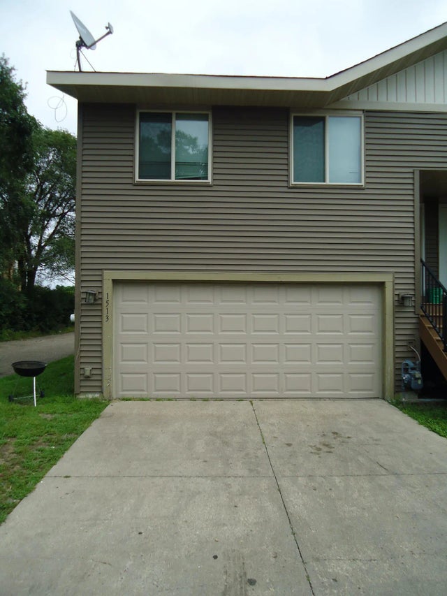 1513 Humboldt Place N, Brooklyn Center