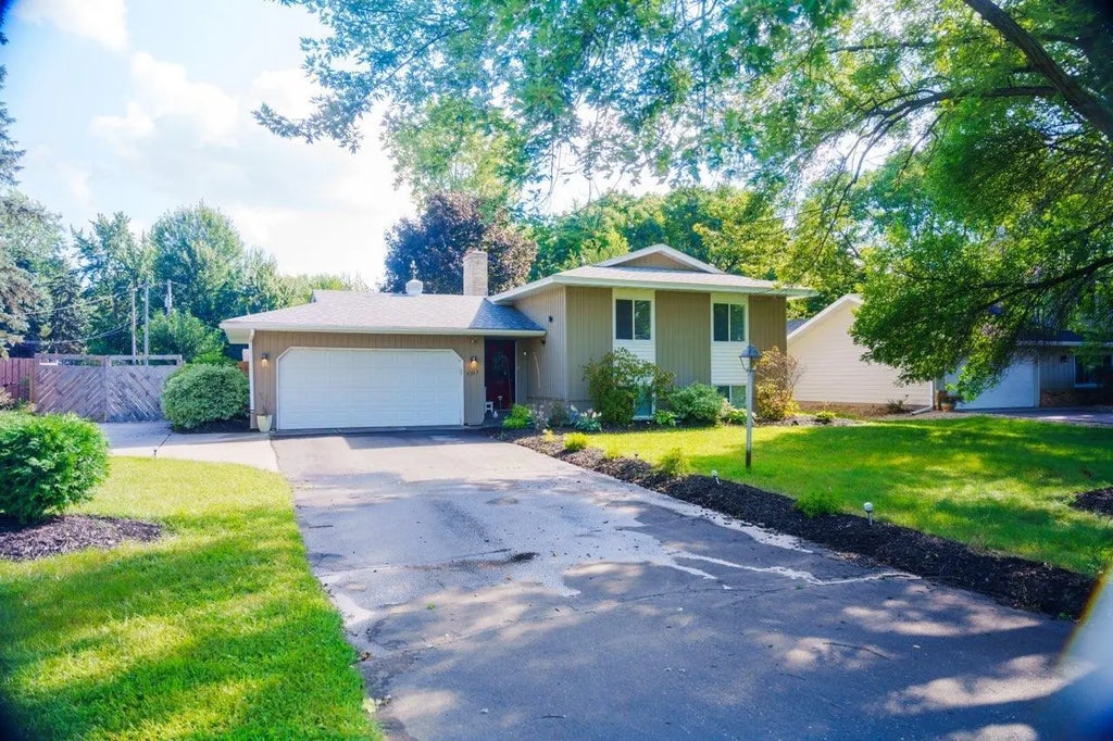 5333 80th Avenue N, Brooklyn Park