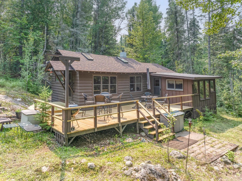 8433 Timber Bay Road, Babbitt