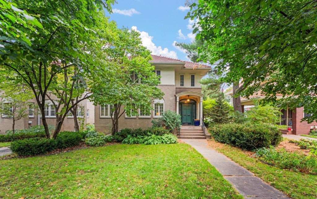 1501 Summit Avenue B, Saint Paul