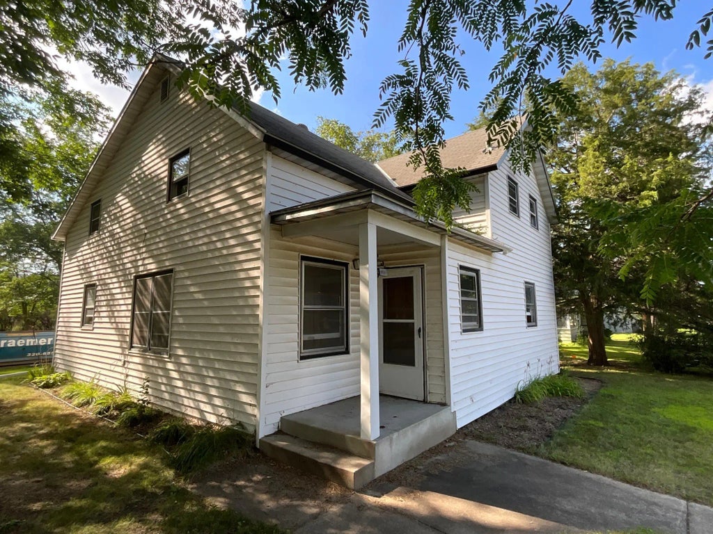 37 1st Avenue Se, Saint Joseph