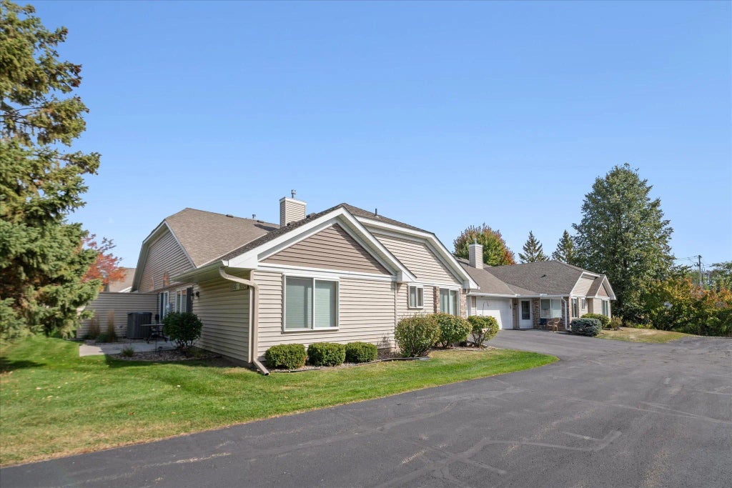 8550 Corcoran Path, Inver Grove Heights