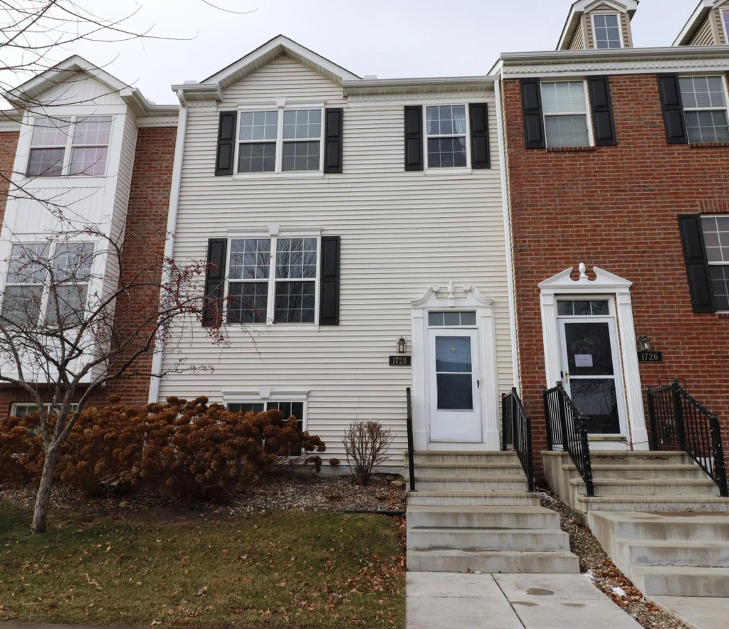 1728 Riverside Drive, Shakopee