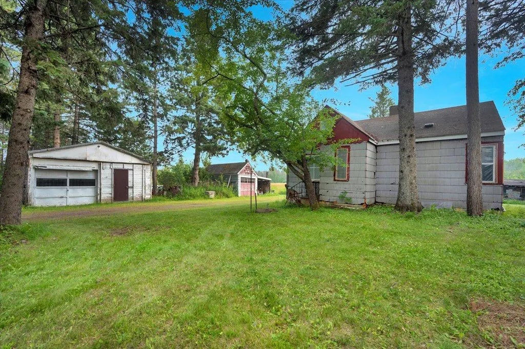 3744 Riley Rd, Rice Lake