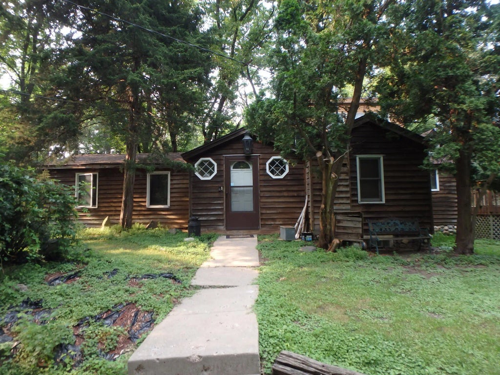 15320 Highwood Drive, Minnetonka