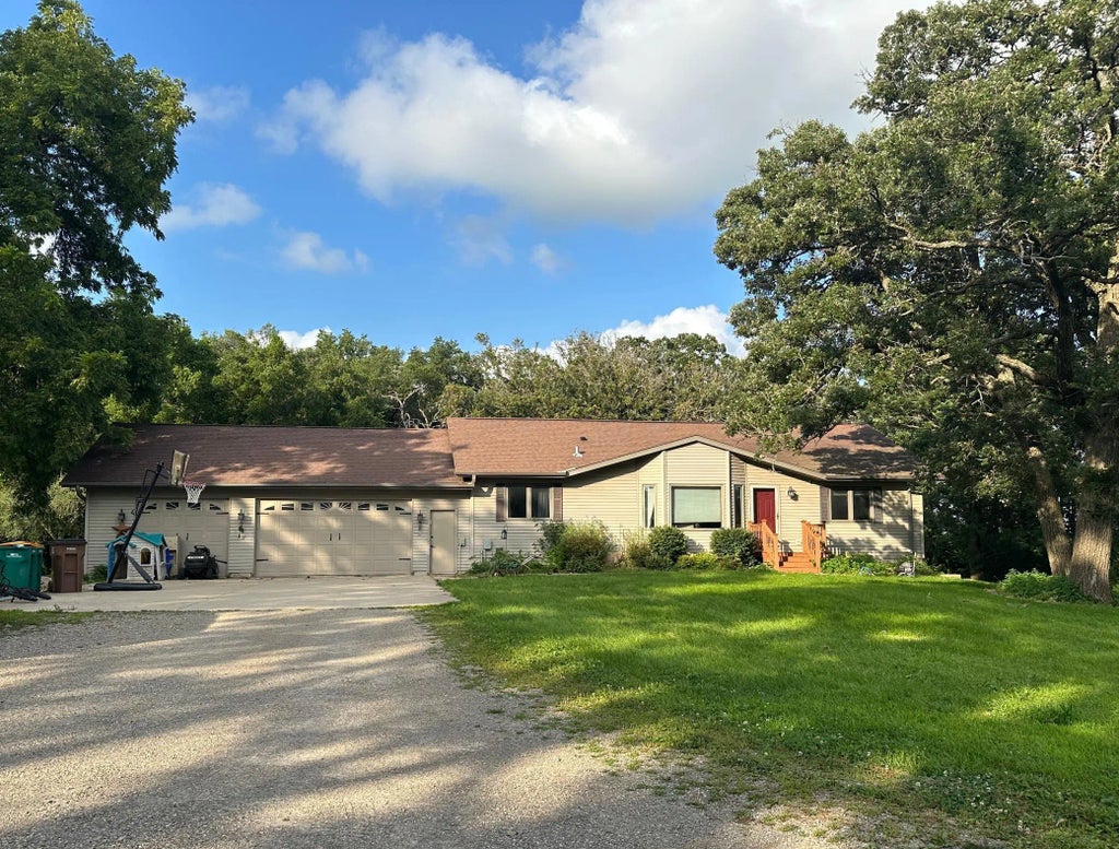 75976 230th Street, Albert Lea