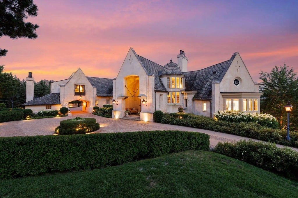 10675 Cavallo Ridge, Eden Prairie