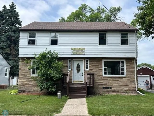 1019 10th Street N, Moorhead