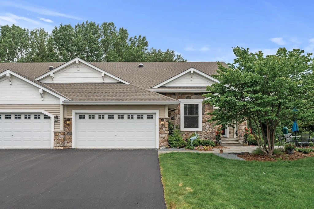 7719 Vasserman Trail, Chanhassen