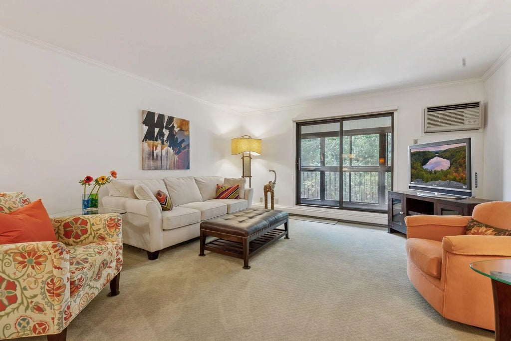 5697 Green Circle Drive 320, Minnetonka