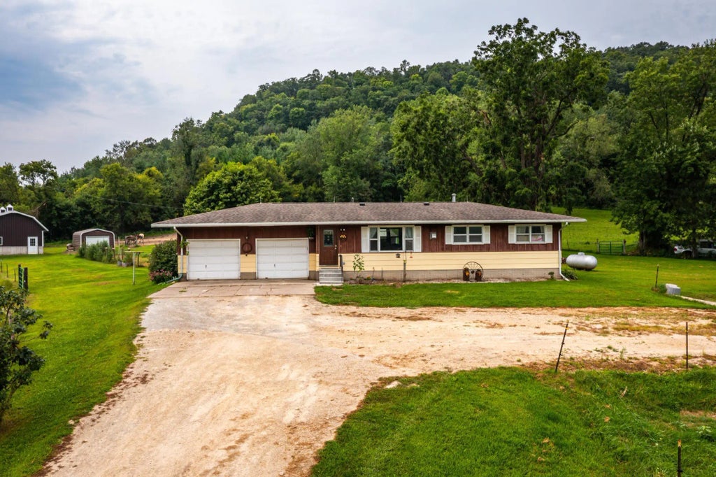 11512 County 4, Yucatan Twp