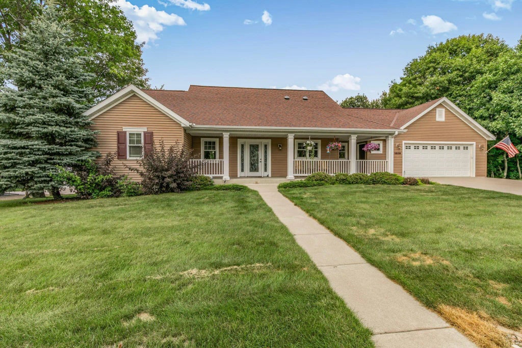 1609 1st Street N, Cold Spring