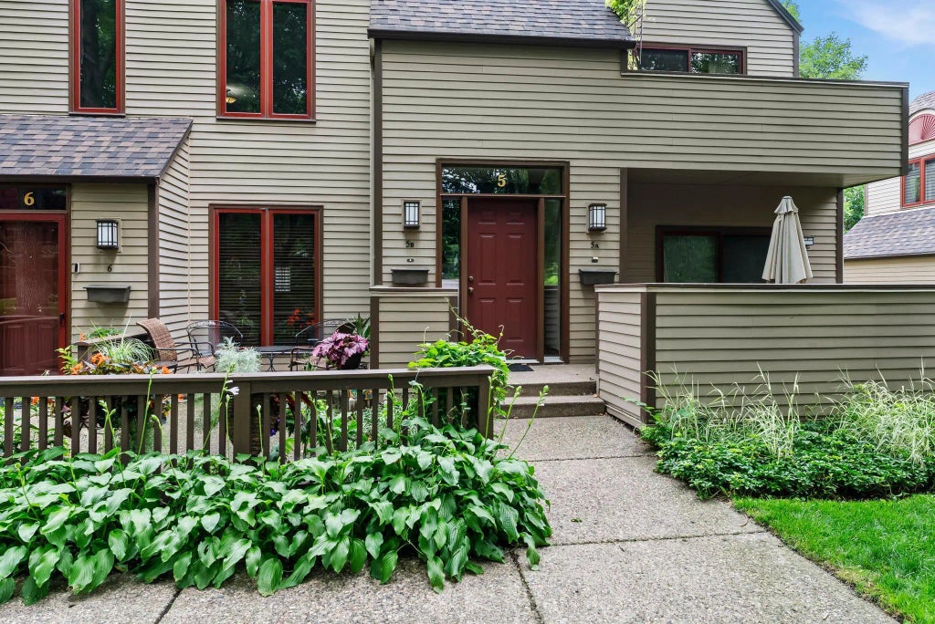 5 Irvine Park 5b, Saint Paul