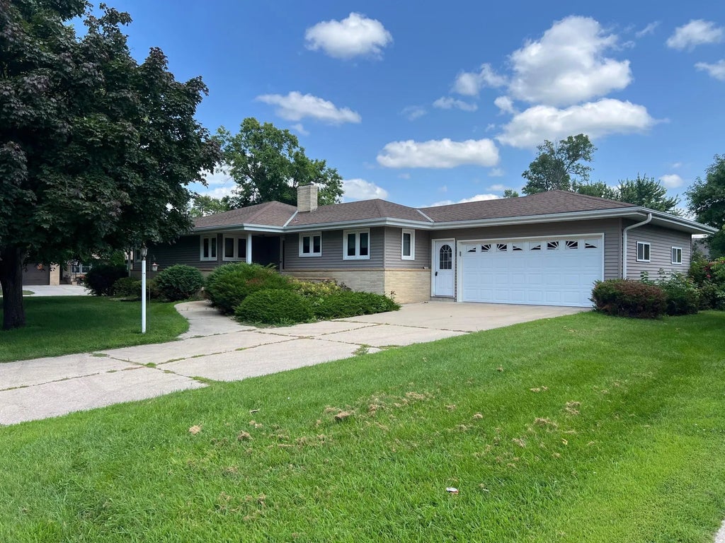 339 Nw 6th Street, Buffalo Lake