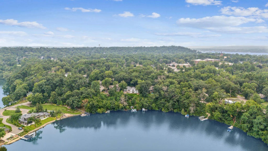 621 Mallalieu Drive, Hudson