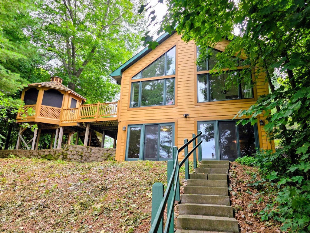 618 29 1/2 Avenue B, Lakeland Twp