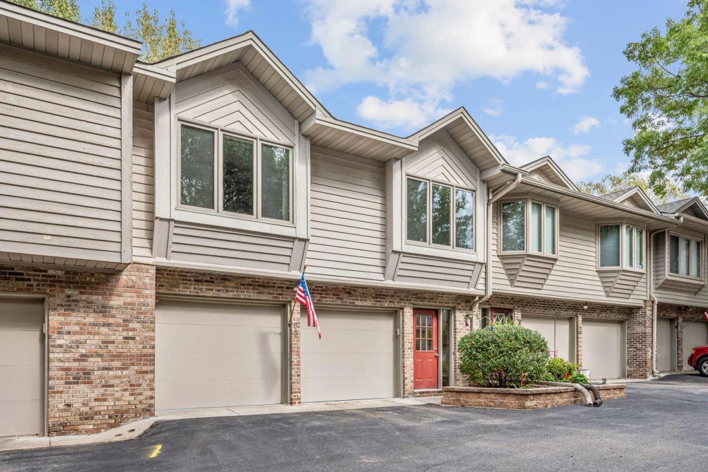 55 Garden Drive, Burnsville