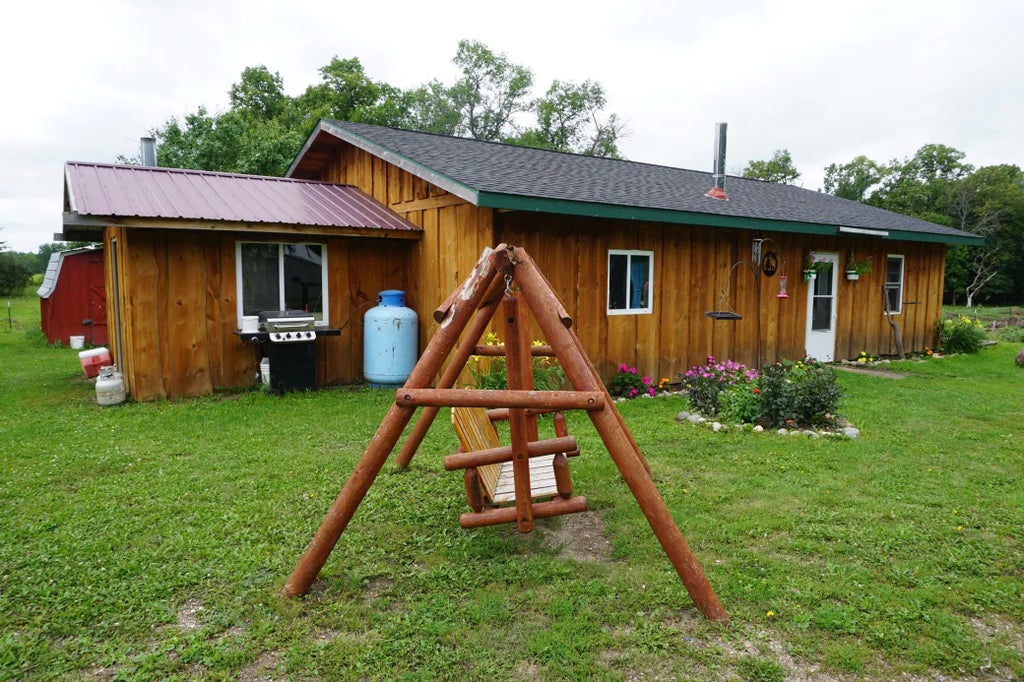 47911 Taflin Lake Road, Gonvick