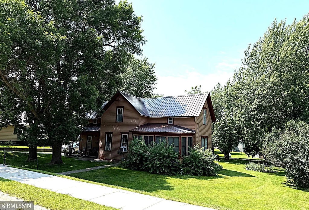 613 Maine Avenue, Adrian